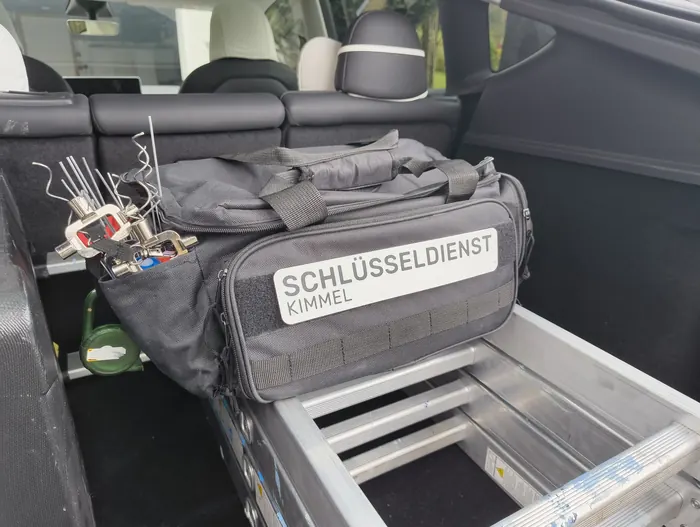 Werkzeugtasche von Schlüsseldienst Kimmel mit Spezialwerkzeug